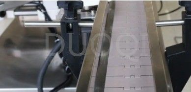 Máquina automática de etiquetado de botellas redondas para la industria química